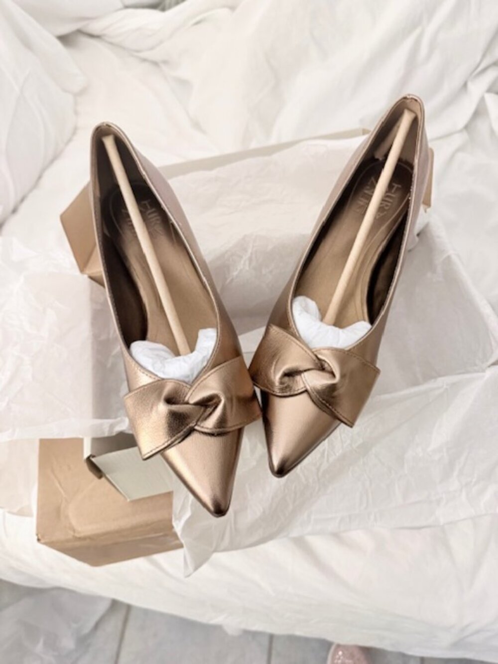 Naturalizer - Mavis Bow Pump - Old Gold Leather